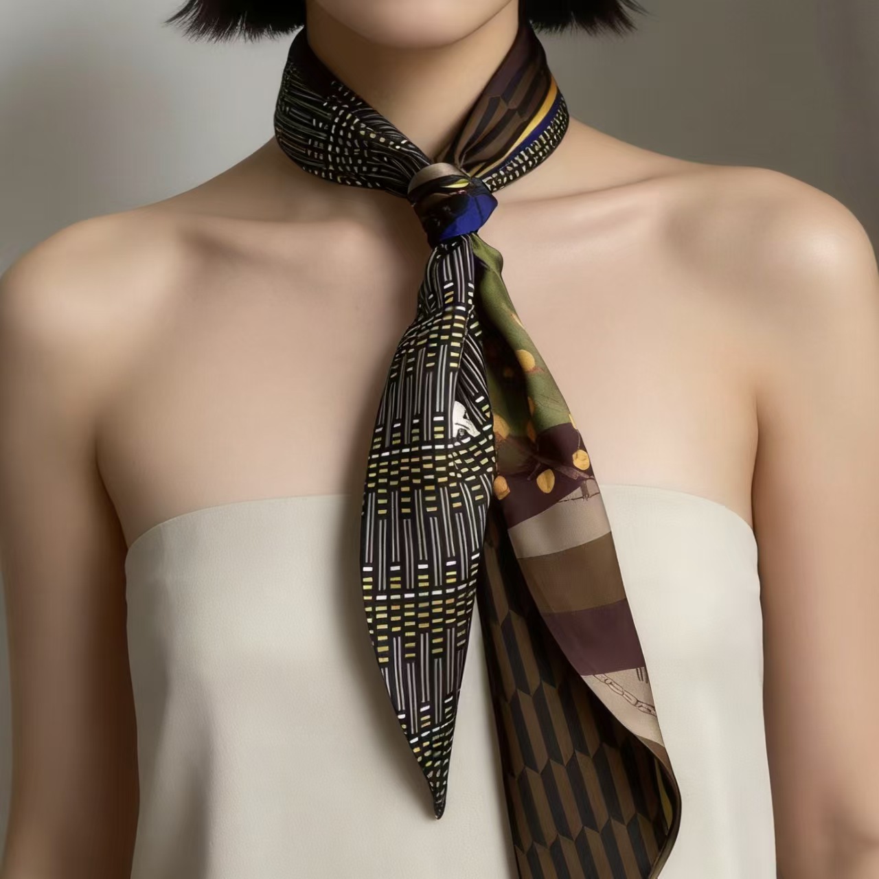 Foulard en soie biaisé imprimé - Face Scarf Mask avis et prix